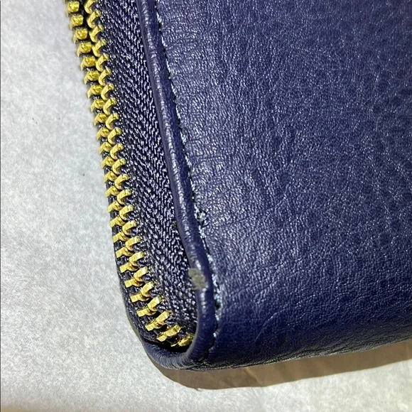 Steve Madden Blue Wallet Sleek Textured Design - Picture 7 of 8